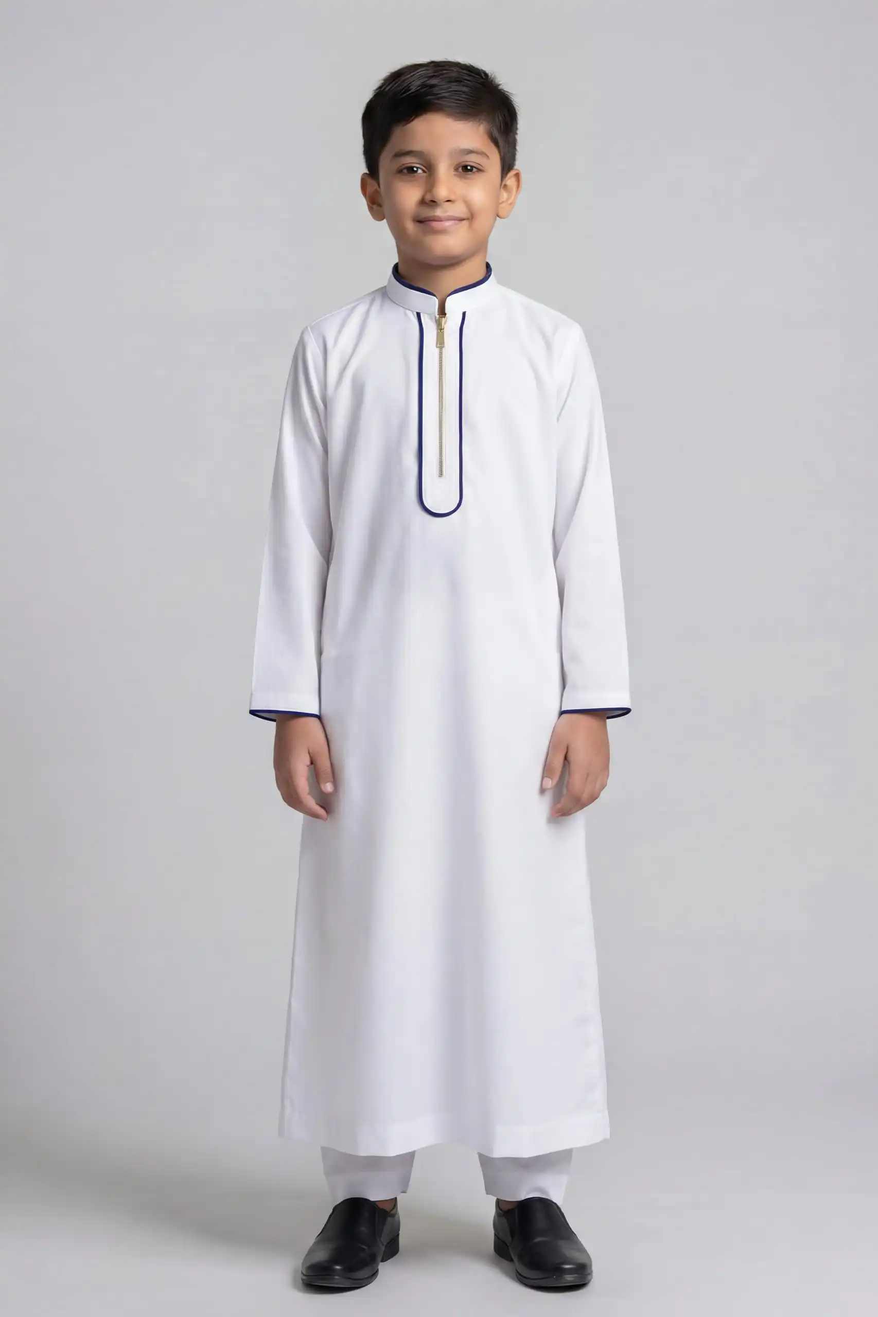 white jubbna.jpg Arabian Noor-e-White Jubba & Pajama Set - Image 1